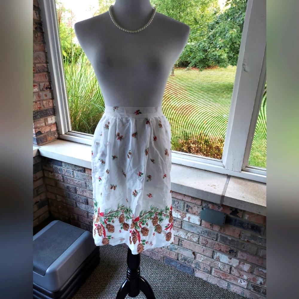 Vintage pinecone Christmas apron Holiday Hostess